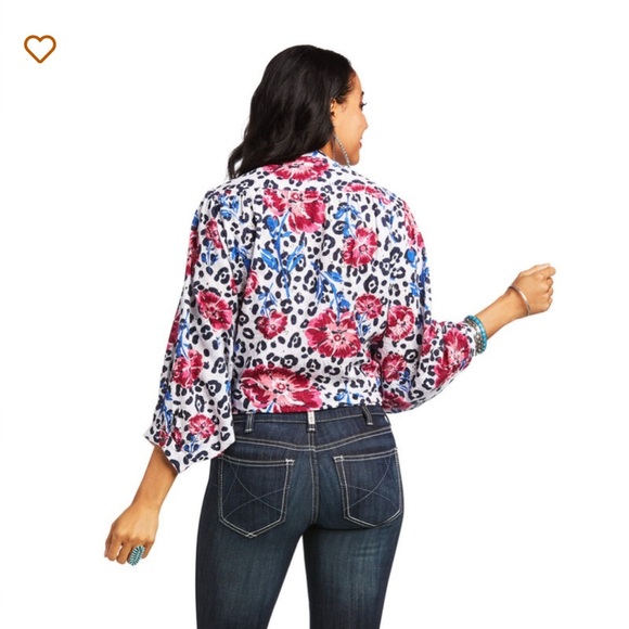 Ariat Ladies Bliss Long Sleeve Top Multi Print Size M - Picture 2 of 15